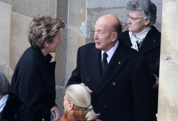 Valéry Giscard d'Estaing - Obsèques d'Élisabeth de Gaulle, décédée à l'âge de 88 ans. La cérémonie a eu lieu en la cathédrale Saint-Louis des Invalides à Paris. Elle était la fille du Général Charles de Gaulle et a été la Présidente de la Fondation Anne de Gaulle de 1979 à 1988. A Paris le 6 avril 2013.