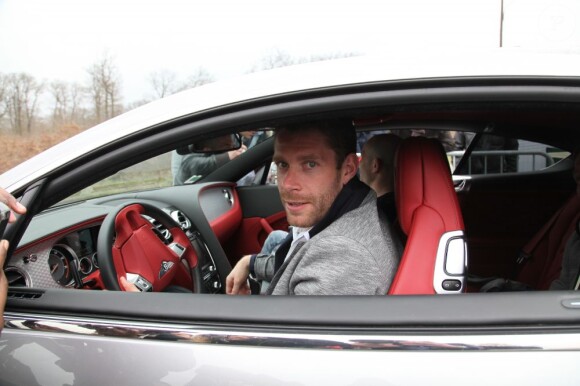 Sylvain Armand quitte le terrain d'entraînement du PSG le 8 avril 2013 dans son imposante Bentley