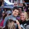 Tom Cruise et ses fans à la première d'Oblivion à Los Angeles, le 10 avril 2013.