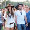 Alessandra Ambrosio et son mari Jamie Mazur, amoureux, en compagnie de quelques amis pour le Festival de Coachella à Indio le 12 avril 2013