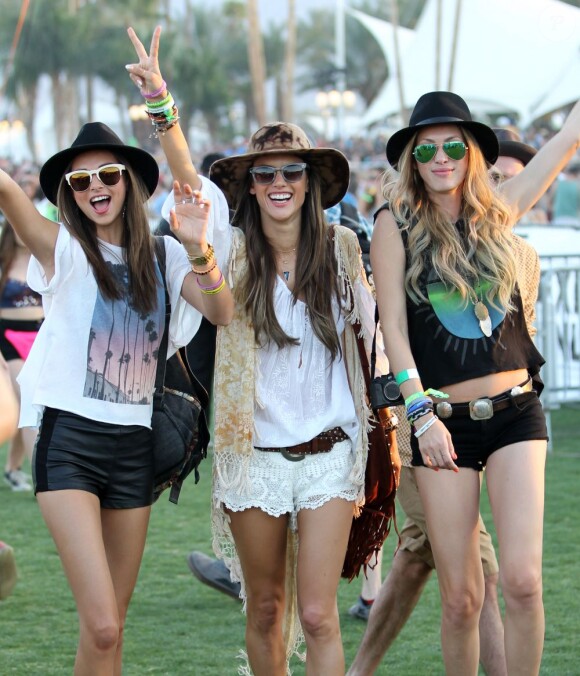 Alessandra Ambrosio et ses copines, sexy, pour le Festival de Coachella à Indio le 12 avril 2013
