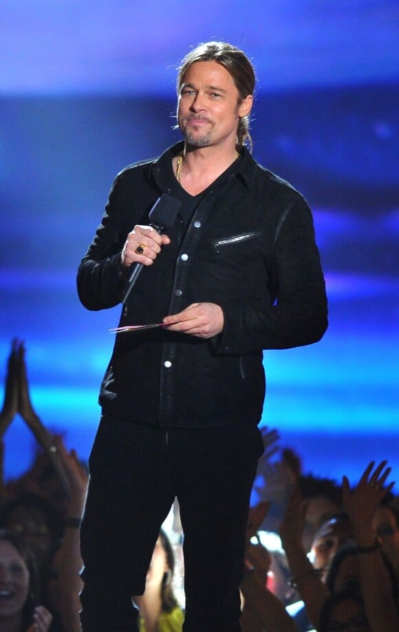 Brad Pitt sur la scène des MTV Movie Awards, à Los Angeles, le 14 avril 2013.