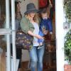 Hilary Duff va faire du shopping avec son fils Luca à West Hollywood, le 15 avril 2013.