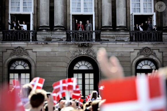 La reine Margrethe II de Danemark célébrait le 16 avril 2013 son 73e anniversaire au balcon du palais Christian IX à Amalienborg, Copenhague, entourée de sa famille.