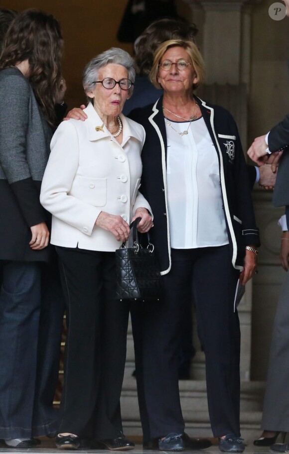 Andrée Sarkozy et Isabelle Balkany à Neuilly-sur-Seine le 16 avril 2013 pour le 30e anniversaire de la disparition d'Achille Peretti maire de la ville de 1947 à 1983.