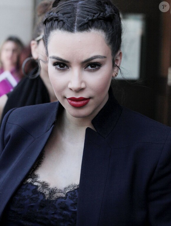 Kim Kardashian très apprêtée le 18 avril 2013 à Beverly Hills