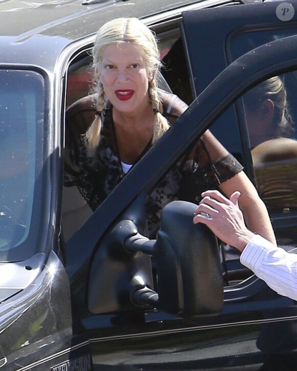 Tori Spelling est allée déjeuner avec ses enfants à Malibu, le 21 avril 201.