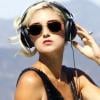 La DJ Carolie d'Amore superbe en maillot de bain et ballerines, joue les top models pour la promotion de son nouveau show Heartbeatz sur la radio satellite Skee 24/7. Beverly Hills, le 21 avril 2013.