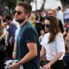 Robert Pattinson main dans la main avec Kristen Stewart lors du festival de musique de Coachella le 13 avril 2013