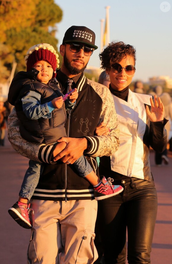 Alicia Keys, Swizz Beatz et leur petit garçon Egypt à Cannes pour assister aux NRJ Music Awards. Le 28 janvier 2013.