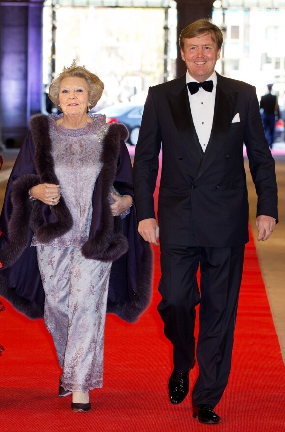 La reine Beatrix et son fils le prince Willem-Alexander - Dîner d'adieu de la reine Beatrix des Pays-Bas au Rijksmuseum à Amsterdam, le 29 avril 2013.