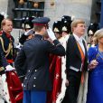  Le roi Willem-Alexander des Pays-Bas, intronisé au matin du 30 avril 2013 lors de l'abdication de sa mère la princesse Beatrix, se présentait dans l'après-midi devant les Etats Généraux en la Nouvelle Eglise d'Amsterdam pour prêter serment et recevoir les serments d'allégeance. 