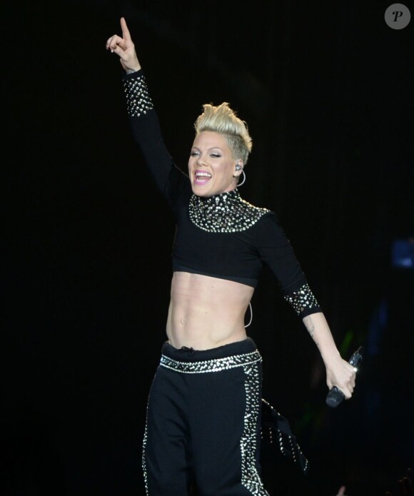 La chanteuse Pink lors de son concert à Londres le 24 avril 2013.
