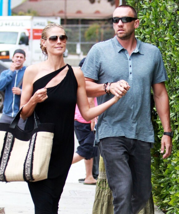 Le mannequin Heidi Klum et son compagnon Martin Kirsten sont allés faire du shopping à Beverly Hills. Le 30 avril 2013.