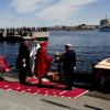 La reine Margrethe II de Danemark et le prince consort Henrik ont embarqué à bord du yacht royal, le Dannebrog, le 3 mai 2013 à Copenhague, marquant le coup d'envoi de leur tournée estivale annuelle. Premier arrêt : Helsingor.