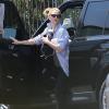 La belle actrice Drew Barrymore sort de son cours de yoga et va faire du shopping à Bristol Farms dans le quartier de West Hollywood, le 4 mai 2013.