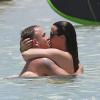Alanis Morissette et son mari Mario Treadway ont profité d'une journée à la plage et dans l'eau à Hawaï, le 5 mai 2013.