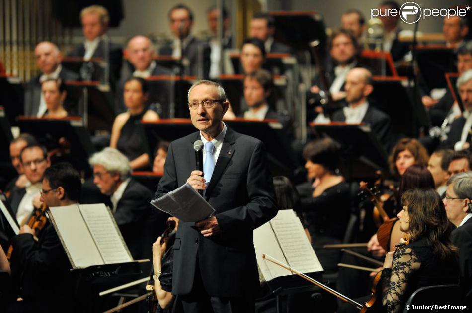  M. Bensasson, organisateur de l&#039;événement. Le prince Albert II de Monaco présidait, accompagné de sa soeur la princesse Caroline de Hanovre, le concert Les Violons de l&#039;espoir, en avant-première à Monte-Carlo le 5 mai 2013. 