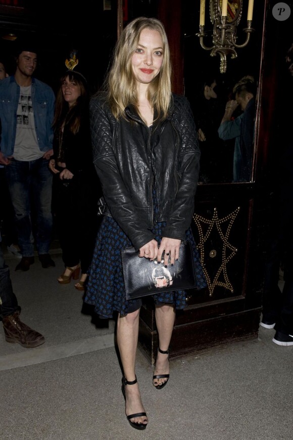 Amanda Seyfried à la soirée de son ami Harry Josh le 4 mai 2013 à New York