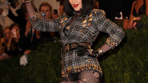 Madonna au MET Ball 2013 : Vulgaire et provoc' en brune, la Queen... of Punk !
