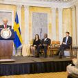  Le roi Carl XVI Gustaf de Suède et la reine Silvia à Washington le 9 mai 2013, au Département du Tréasor, dans le cadre de leur visite pour le 375e anniversaire de l'arrivée des premiers colons suédois et de leur installation dans le Delaware. 