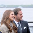 La princesse Madeleine de Suède et son fiancé Chris O'Neill, très complices, se joignaient au roi Carl XVI Gustaf et la reine Silvia à New York le 8 mai 2013, dans le cadre de leur visite aux Etats-Unis pour le 375e anniversaire de l'arrivée des premiers colons suédois et de leur installation dans le Delaware.