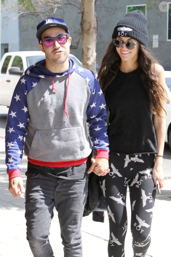 Pete Wentz et sa petite amie Meagan Camper à Los Angeles, le 26 avril 2013.