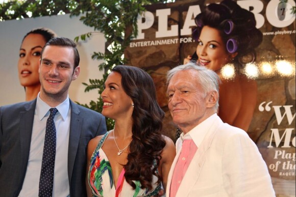 Cooper Hefner, Raquel Pomplun et Hugh Hefner - Déjeuner célébrant la Playmate de l'année 2013, Raquel Pomplun, à la Playboy Mansion (Holmby Hills) le 9 mai 2013.
