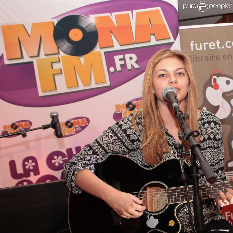 Louane - Showcase The Voice 2 au Furet du Nord organisé ...