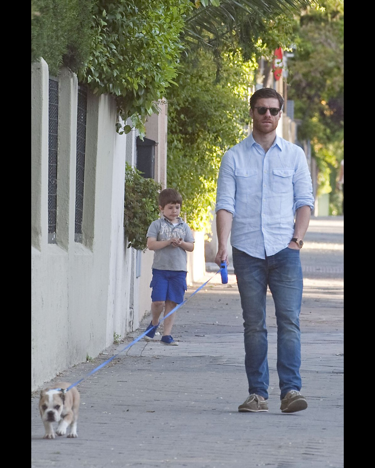 Photo : Le footballeur Xabi Alonso se promène avec son fils Jontxu (5 ...