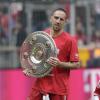 Franck Ribéry célèbre le titre du Bayern Munich au milieu de ses coéquipiers, le 11 mai 2013 à l'Allianz Arena avant de rejoindre le centre ville de Munich.