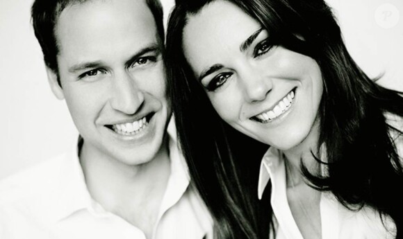 Portrait du prince William et de Kate Middleton par Mario Testino réalisé pour le programme de leur mariage le 29 avril 2011