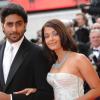 Aishwarya Rai et son mari Abhishek Bachchan arrivant au Festival de Cannes 2007