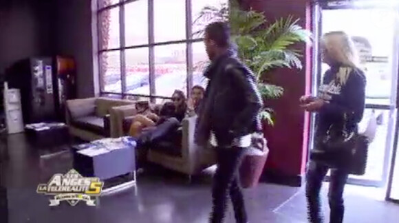 Alban et Marie arrivent à l'audition dans les Anges de la télé-réalité 5, mardi 14 mai 2013 sur NRJ12
