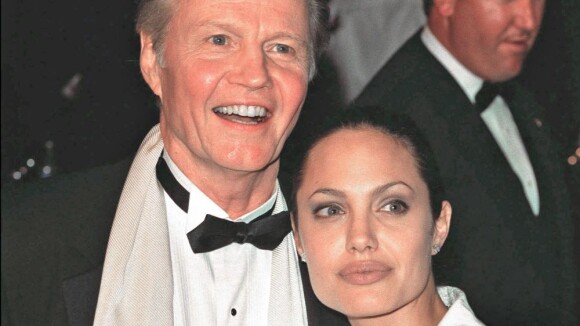 Angelina Jolie : Sa famille fière, son père Jon Voight pas au courant