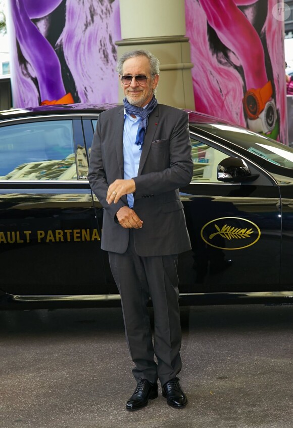 Le président Steven Spielberg arrive à l'Hôtel Martinez à Cannes, le 14 mai 2013.