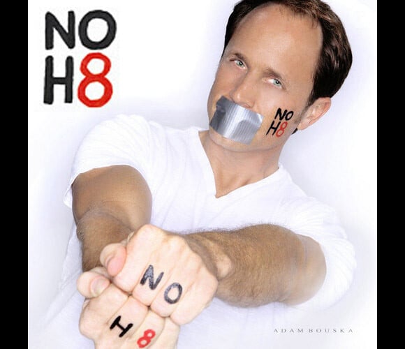 David Yost pour la campagne NOH8 pour lutter contre l'homophobie.