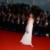 Ines de la Fressange chic à souhait en Chanel arrive au Palais des Festivals à Cannes pour la cérémonie d'ouverture le 15 mai 2013