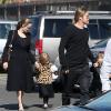 Angelina Jolie et Brad Pitt emmènent leurs enfants Knox et Vivienne au musée d'Histoire Naturelle pour la Saint-Valentin. A Los Angeles, le 14 février 2013.