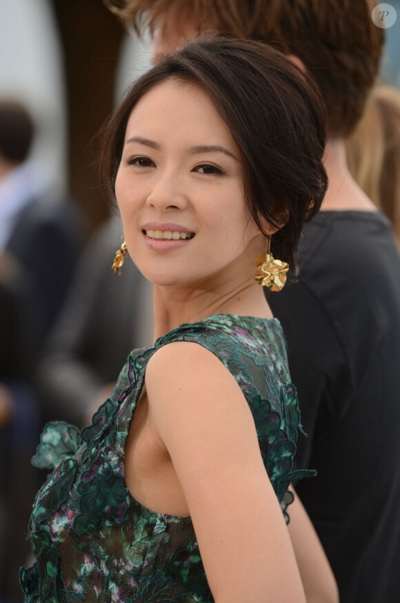 Zhang Ziyi divinement belle lors du photocall du jury Un Certain Regard au Palais Des Festivals à Cannes, le 16 mai 2013.