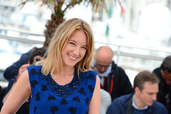 Ludivine Sagnier tout sourire au photocall du jury Un Certain Regard au Palais Des Festivals à Cannes, le 16 mai 2013.