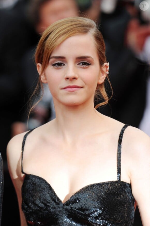 Emma Watson à la montée des marches du film The Bling Ring pour l'ouverture d'Un Certain Regard au Festival du film de Cannes, le 16 mai 2013.