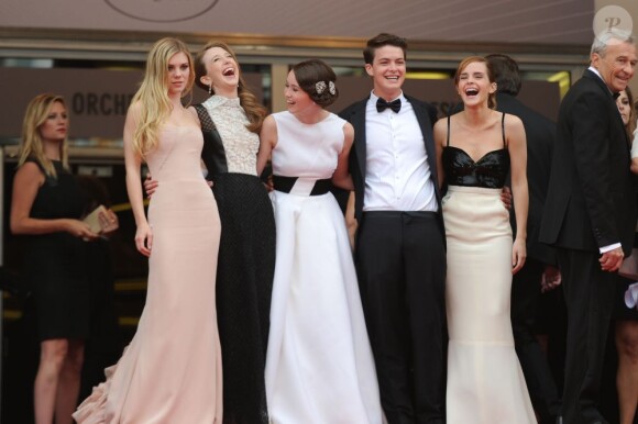 Katie Chang, Taissa Farmiga, Israel Broussard, Sofia Coppola, Claire Julien et Emma Watson pendant la montée des marches du film The Bling Ring pour l'ouverture d'Un Certain Regard au Festival du film de Cannes, le 16 mai 2013.