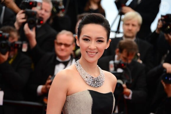 Zhang Ziyi lors de la montée des marches du film The Bling Ring pour l'ouverture d'Un Certain Regard au Festival du film de Cannes, le 16 mai 2013.