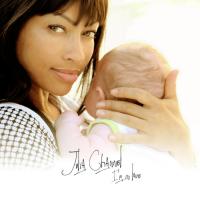 Julia Channel : In Love de son bébé Ayden et bientôt mariée