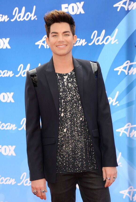 Adam Lambert lors de la finale de la 12e saison d'American Idol, à Los Angeles, le 16 mai 2013.