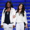 Candice Glover (à gauche) et Kree Harrison (à droite) sur la scène de la finale de la 12e saison d'American Idol, à Los Angeles, le 16 mai 2013.