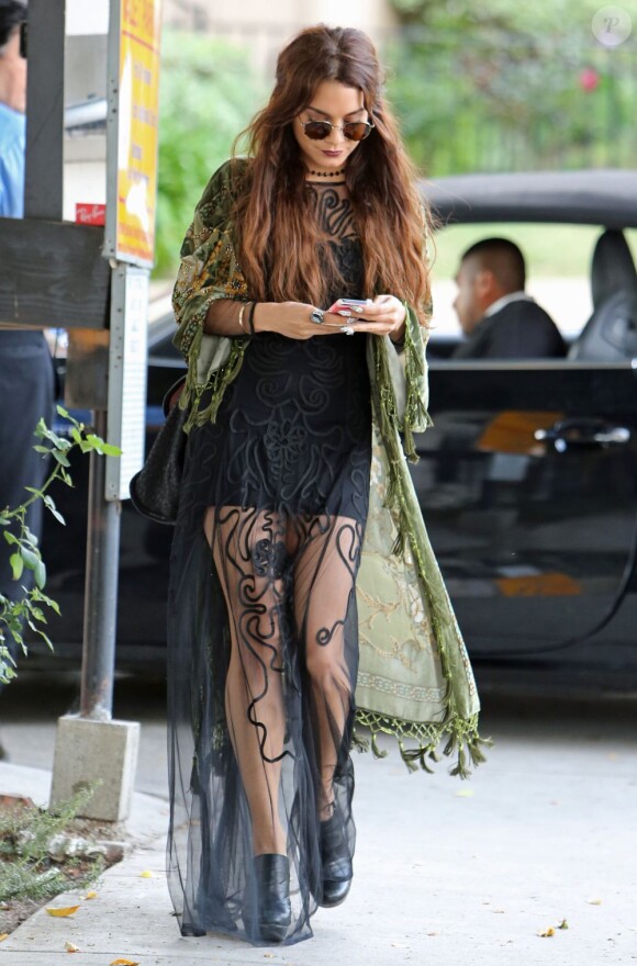 Exclusif - Vanessa Hudgens se rend chez le coiffeur à West Hollywood, le 16 mai 2013.