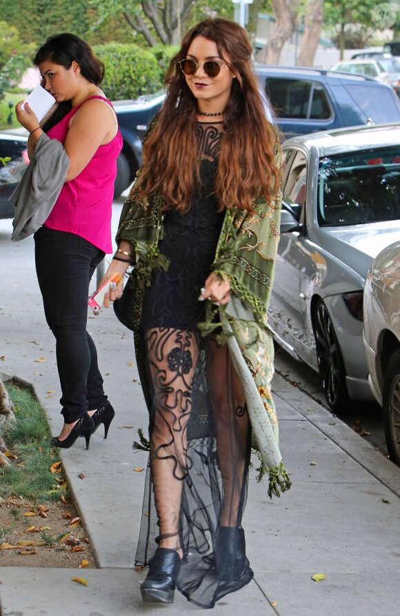 Exclusif - Vanessa Hudgens va chez le coiffeur à West Hollywood, le 16 mai 2013.