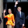  La reine Maxima et le roi Willem-Alexander des Pays-Bas remettaient le 16 mai 2013 les prix annuels du Fonds Orange, à Amsterdam. 
